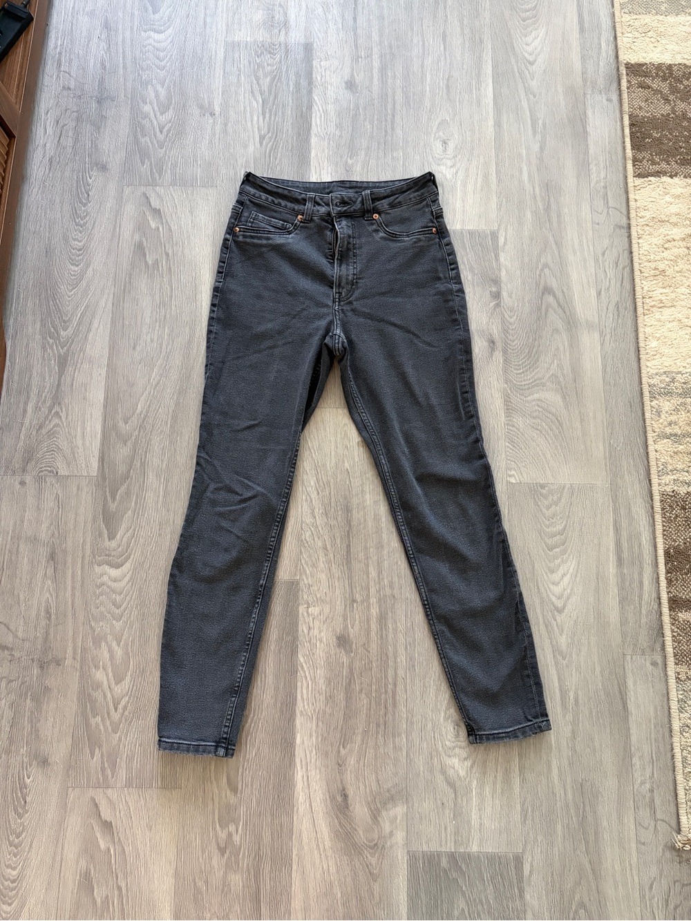 Divided Women’s Skinny Jeans in Washed Black